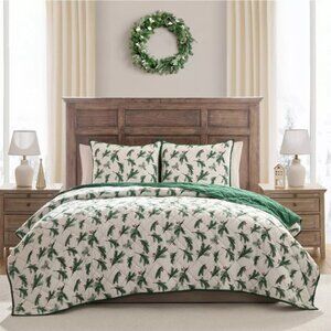 🆕 Hallmark Queen Flannel Greenery & Winter Berry Quilt Set 🌿🍒